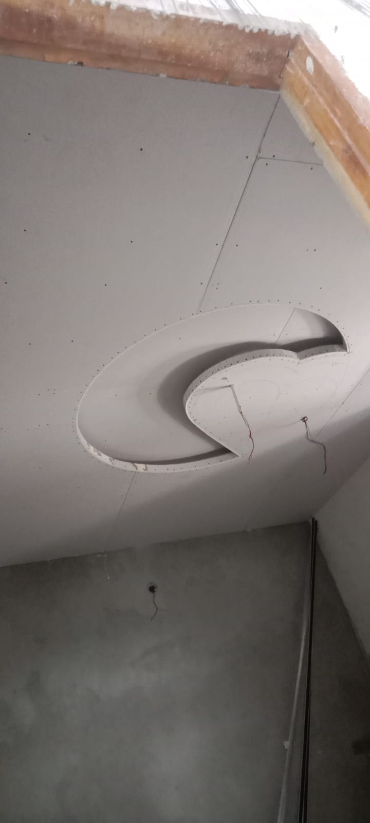 Gypsum false ceiling installation